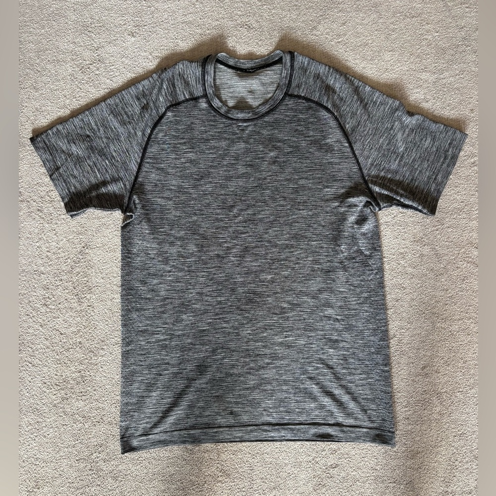 Lululemon Gray Short Sleeve Athletic T-Shirt